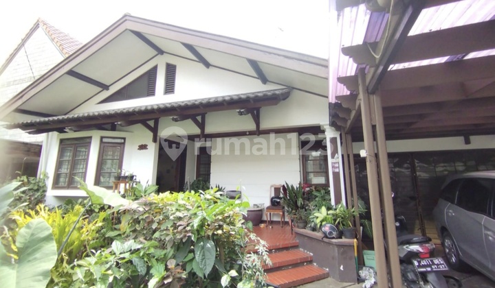 Rumah Klasik Terawat Di Parakan Batununggal Bandung Rumah Klasik Terawat Di Parakan Batununggal Bandung