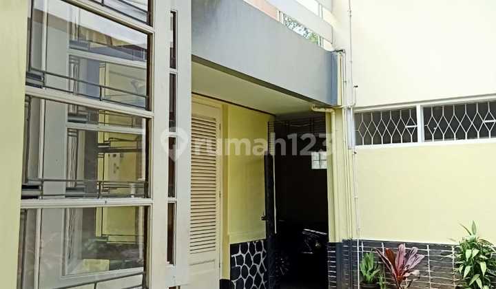 Rumah klasik mainroad sayap cipaganti bandung 2