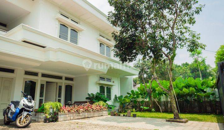 Rumah lux strategis kawasan Setrasari Bandung 1