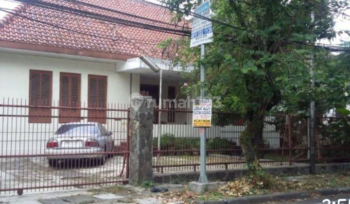 Rumah luas terawat di mainroad jalan sultan Tirtayasa bandung kota 1