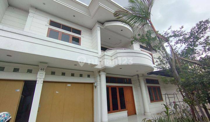 Rumah Terawat Di Jln Emung Pusat Kota 1