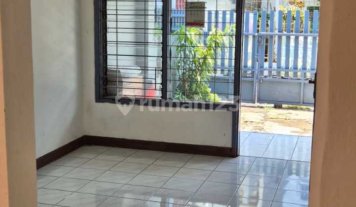 Well-Maintained Ready-to-Occupy House in Ciateul Wing, Bandung