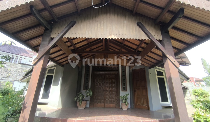 Very Well-Maintained Cheap House on Terusan Sutami, Bandung 2