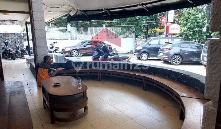 Rumah Terawat Bagus di Jalan Supratman Bandung Rumah Terawat Bagus di Jalan Supratman Bandung