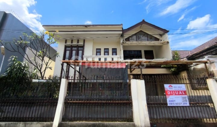 Rumah Hitung Tanah Luas Di Jalan Kembar Bandung