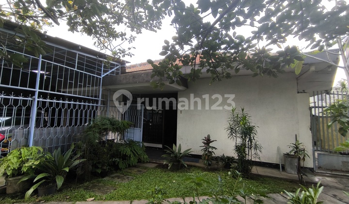 Rumah Terawat Di Sayap Jalan Pajajaran Bandubg