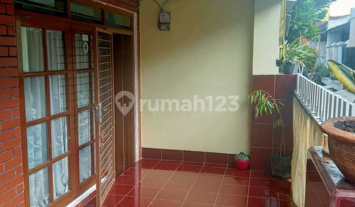 Well-Maintained, Ready-to-Occupy House in Disarijadi Bandung