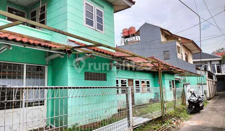 Rumah Hitung Tanah Luas di Sayap Jalan Pajajaran Bandung