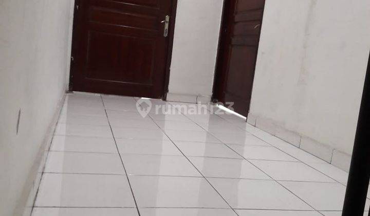 Rumah 2 lantai dan 4 kamar tidur di ciledug 2