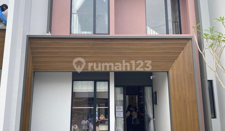 New 2-Story House Near Alam Sutera Toll Gate 1