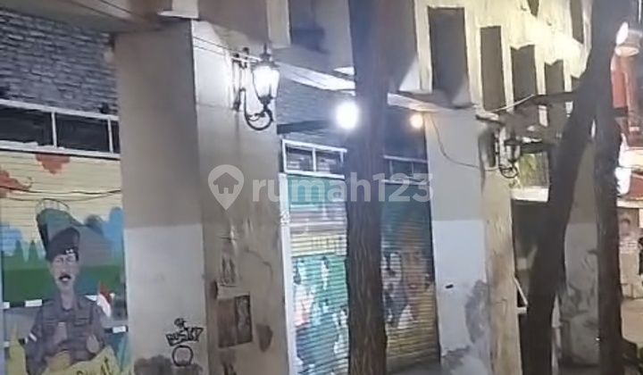 Tempat Usaha Strategis Di Tengah Kota Surabaya