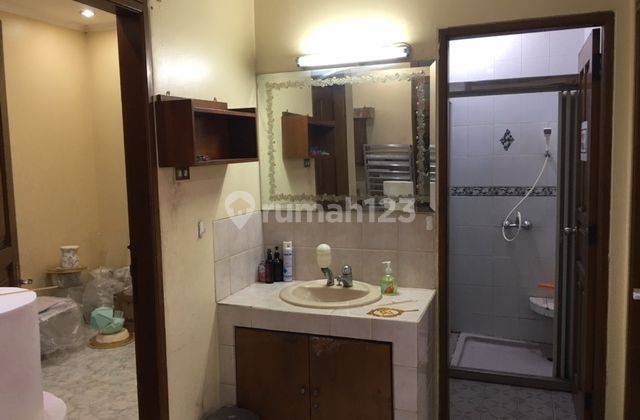 Tempat Bisnis Dan Rumah Tangga