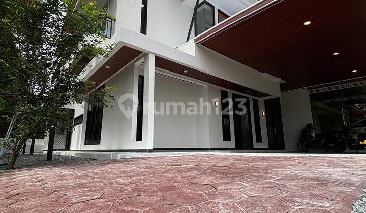 Rumah 2 Lantai Selangkah Menuju Stasiun LRT Rumah 2 Lantai Selangkah Menuju Stasiun LRT