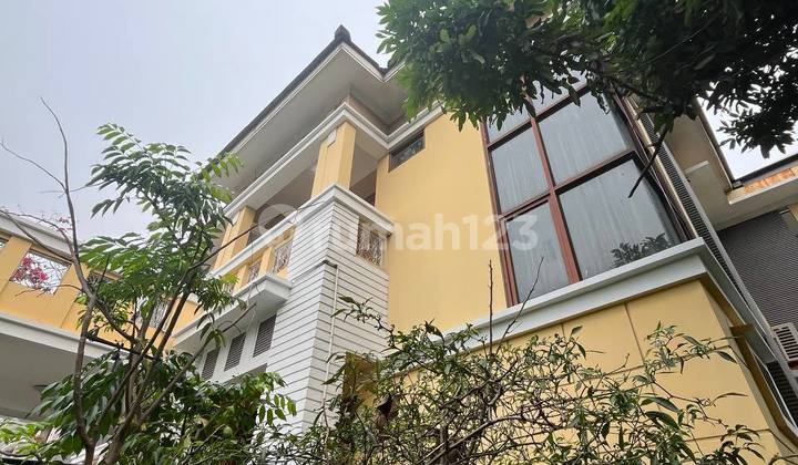 Rumah 2 Lantai Siap Huni Kota Wisata Cibubur 2