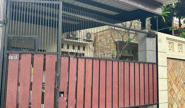 Disewakan Rumah Cantik, 2 Lantai Full Furnish, di Lingkungan Tenang, Aman, Nyaman Bebas Banjir Duren Sawit Jakarta Timur 1