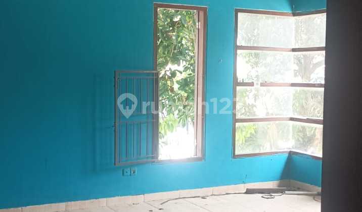 Old house for sale in Cimanggis, Depok