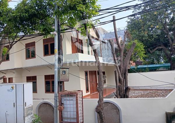 Rumah Disewakan di Arteri Kelapa Gading, Jakarta Utara 2
