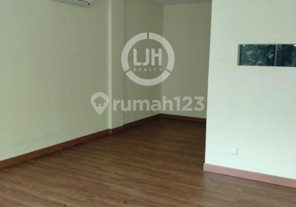 Ruko 4,5 Lantai Siap Huni di Plaza Pasifik, Kelapa Gading, Jakarta Utara