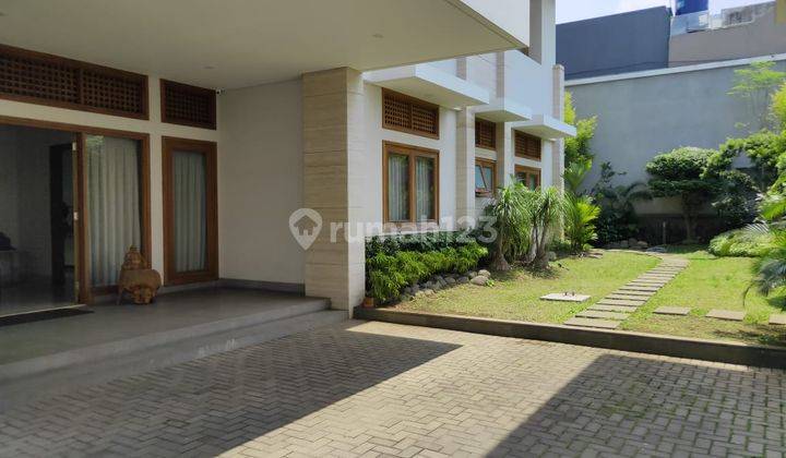 Rumah Mewah Minimalis Modern, Berkelas di Pusat Kota Bandung 1