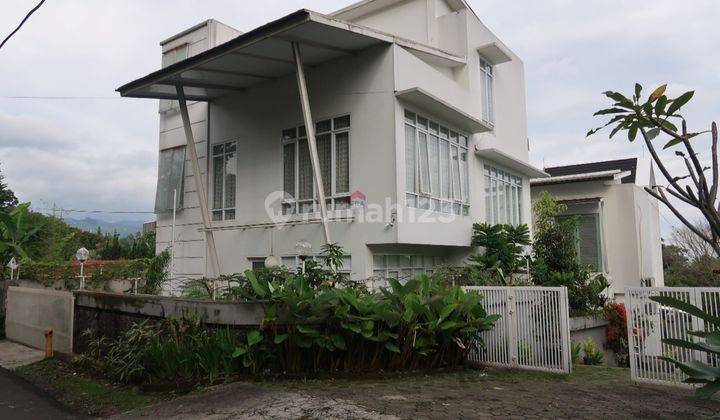 Rumah Nyaman Dan Asri Kawasan Sejuk Bukit Dago Utara Bandung 1