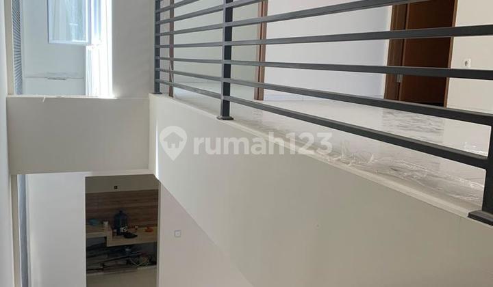 Rumah Lux Minimalis Kontemporer Mekar Wangi 2
