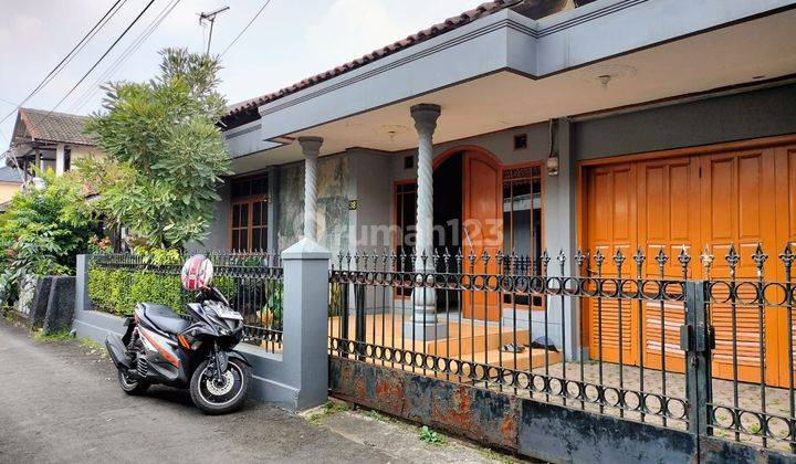 Rumah Pusat Kota Jalan Beunteur Buah Batu Bandung 1