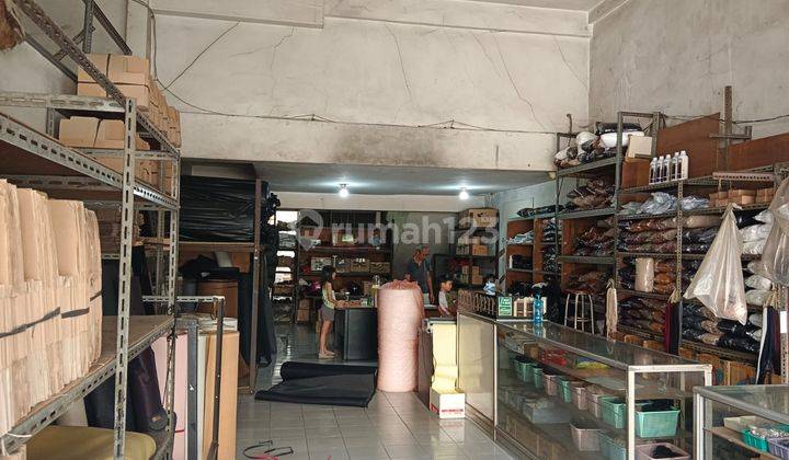 Rumah Strategis Untuk Usaha di Jalan Cibaduyut Raya Bandung 2