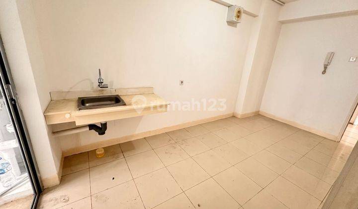 Jual Cepat 2 Kamar Tidur Apartemen Bassura City hadap kolam lantai rendah  2