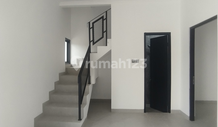 Rumah One Gate System Aman Bebas Banjir di Jatiasih Rumah One Gate System Aman Bebas Banjir di Jatiasih