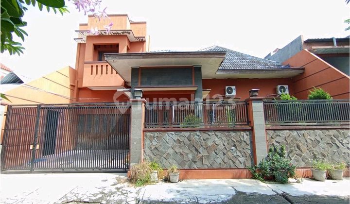 Dijual Rumah Siap Pakai Bebas Banjir di Sumber, Solo 1