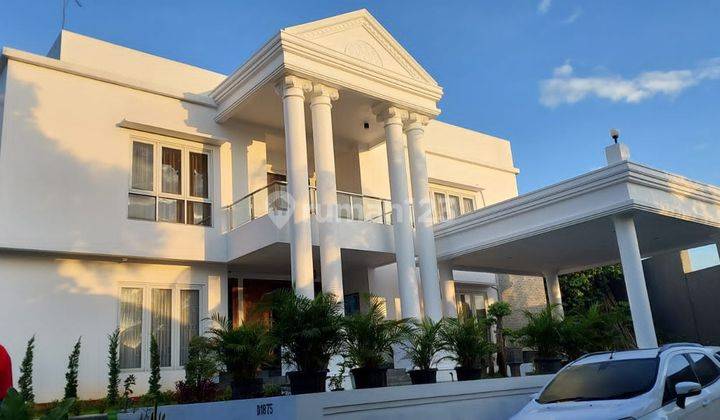 Rumah 2 Lantai Bagus Ada Pool di Legenda Wisata Cibubur  1