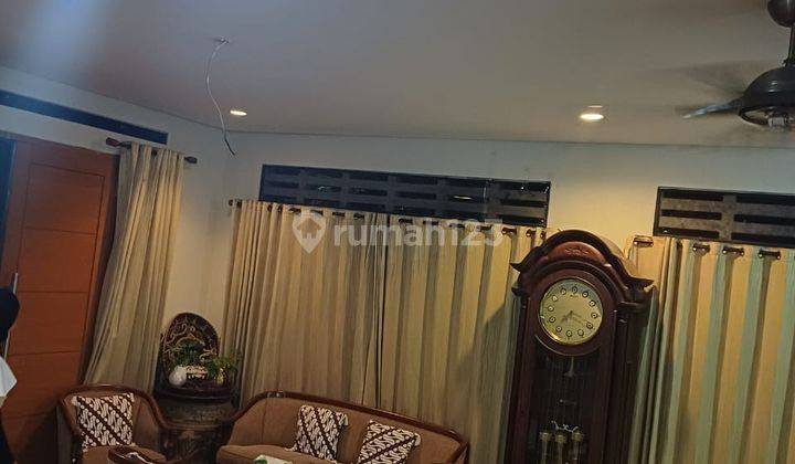 Rumah 2 Lantai Bagus Semi Furnished SHM di Citra Gran Cibubur , Jakarta Timur 2