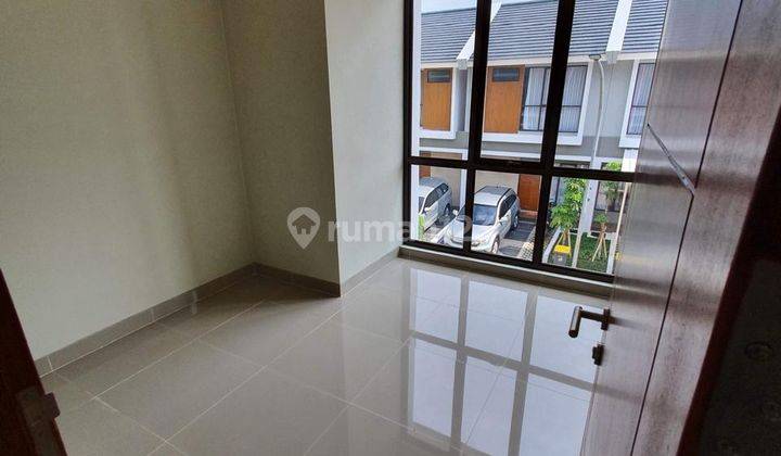 Rumah 2 Lantai Bagus Unfurnished SHM di Premier Estate 3 Kranggan , Bekasi 2