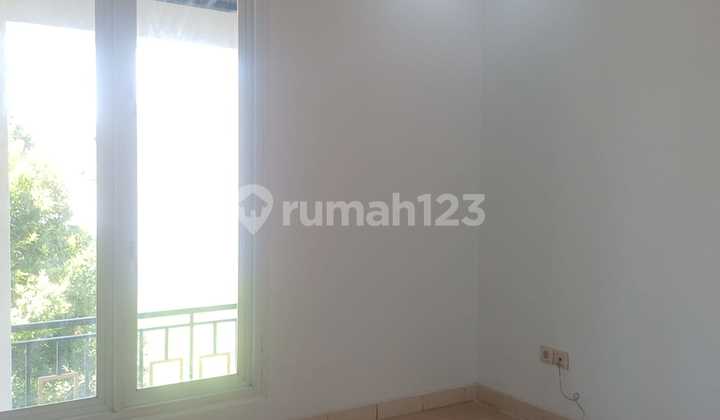 Rumah Bagus Semi Furnished SHM Kota Wisata, Bogor 2