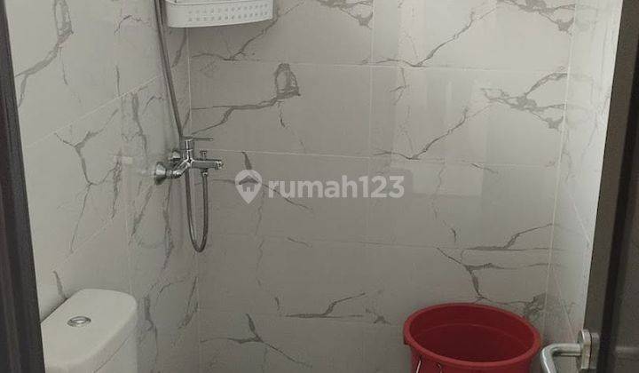 kamar mandi rumah 2 lantai siap huni