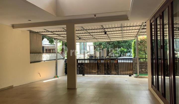 Rumah Terenovasi Semi Furnished SHM Citra Grand, Jakarta Timur 2