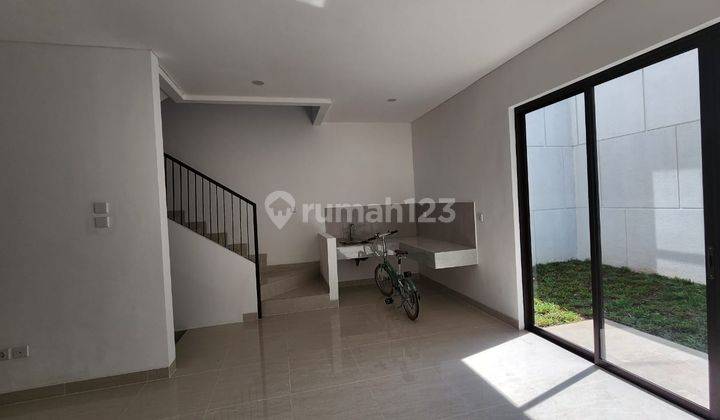 Rumah 2 Lantai Siap Huni di Podomoro Golf View, Cimanggis 2