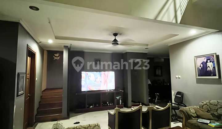 2-Story Furnished House, One Step to Aeon Mall Tanjung, South Jakarta 2