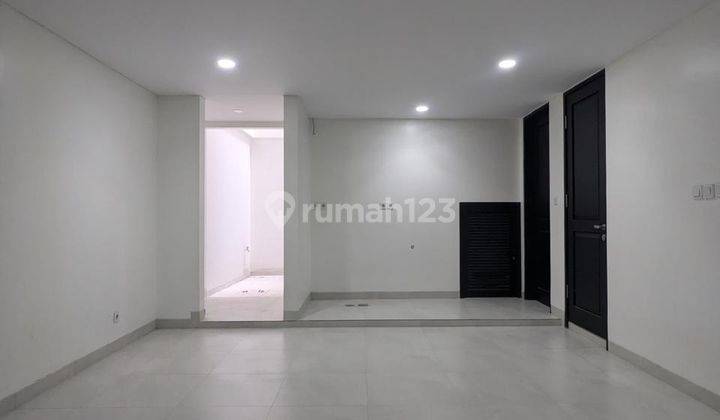 Rumah 3 Lantai Baru Unfurnished HGB di Pejaten Jakarta Selatan, Jakarta Selatan 2