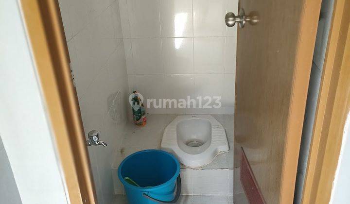 kamar mandi rumah 2 lantai siap huni