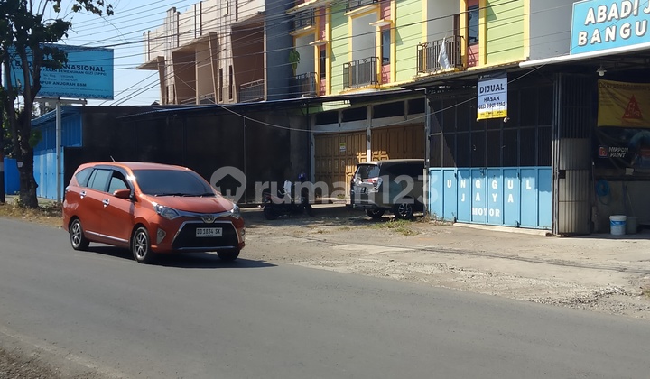 2-Storey Strategic Shop House in Samata, Gowa Regency 2