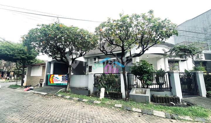 RUMAH BAGUS DAN MEWAH SEMI FURNISH LOKASI BAGUS HARGA MURAH BANGET DAN SUDAH SHM DI PERUMAHAN KEMANG PRATAMA 3 