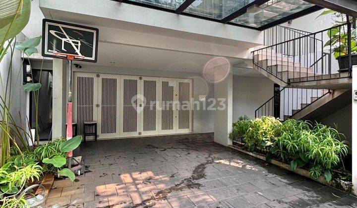 DIJUAL CEPAT RUMAH LEBAK BULUS : BANGUNAN 3 LANTAI SANGAT TERAWAT, DALAM PERUMAHAN EKSLUSIF, NEGO SAMPAI JADI 2