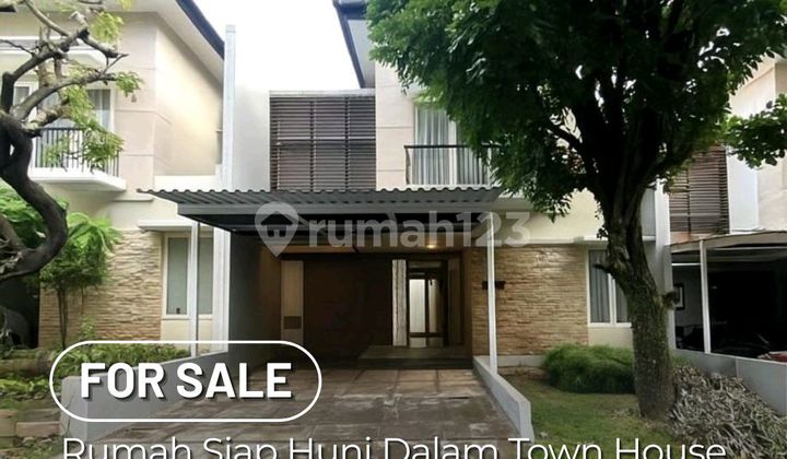 Rumah Bagus di Serenia Hills Jakarta Selatan Dalam Kompleks