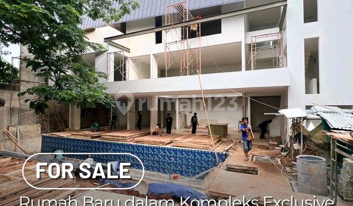 Rumah Baru Dalam Kompleks Exclusive di Simprug Golf Jakarta Selatan