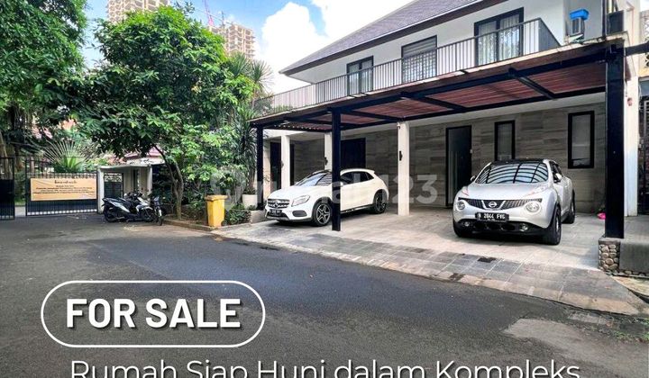 Rumah Bagus Dalam Kompleks di Kemang Jakarta Selatan