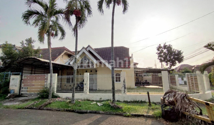 Affordable Hook Houses in BSD Serpong Tangerang Near Jakarta Bus Terminal