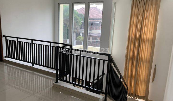 Rumah murah di tanah Kusir jakarta selatan minimalis modern bagus dua lantai 10