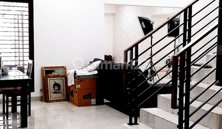 Rumah Murah 2 Lantai di Villa Melati Mas Siap Huni Lokasi Strategis