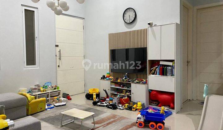 Rumah di kuricang Bintaro sektor 3a Bagus baru renovasi 2 Lantai 2